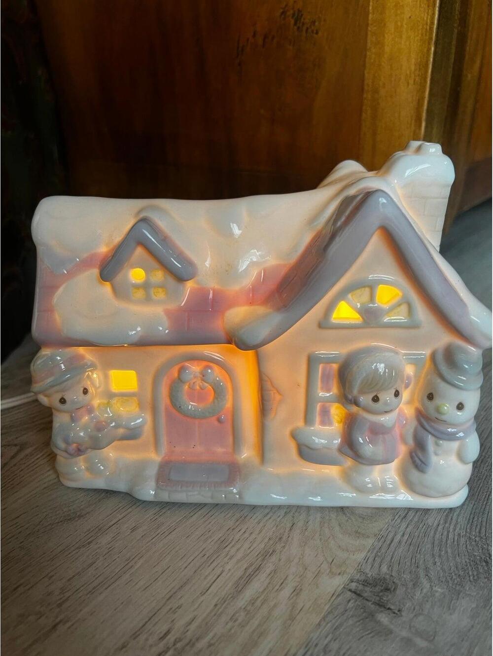 Precious Moments Christmas Sugartown Ceramic House Night Light Enesco 1994 EUC